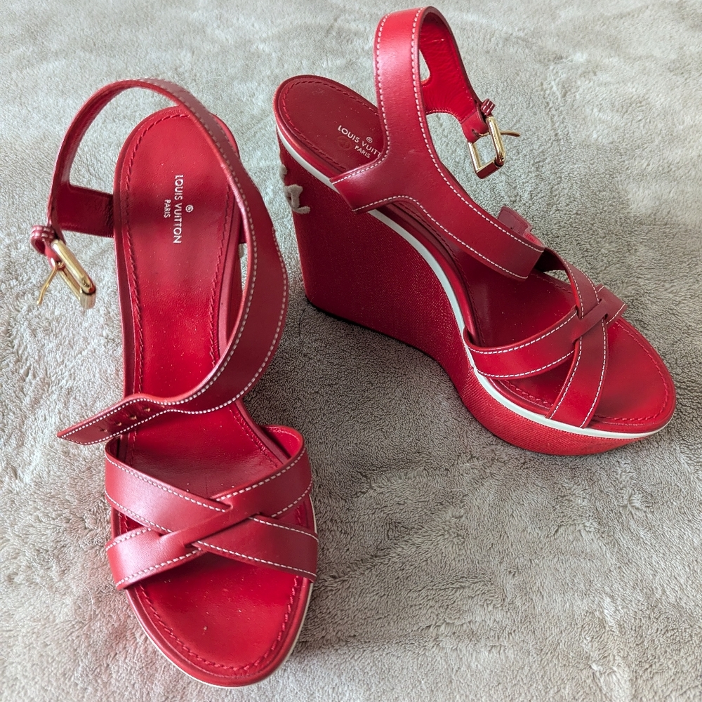 Louis Vuitton Waterfall Red Wedges size 41